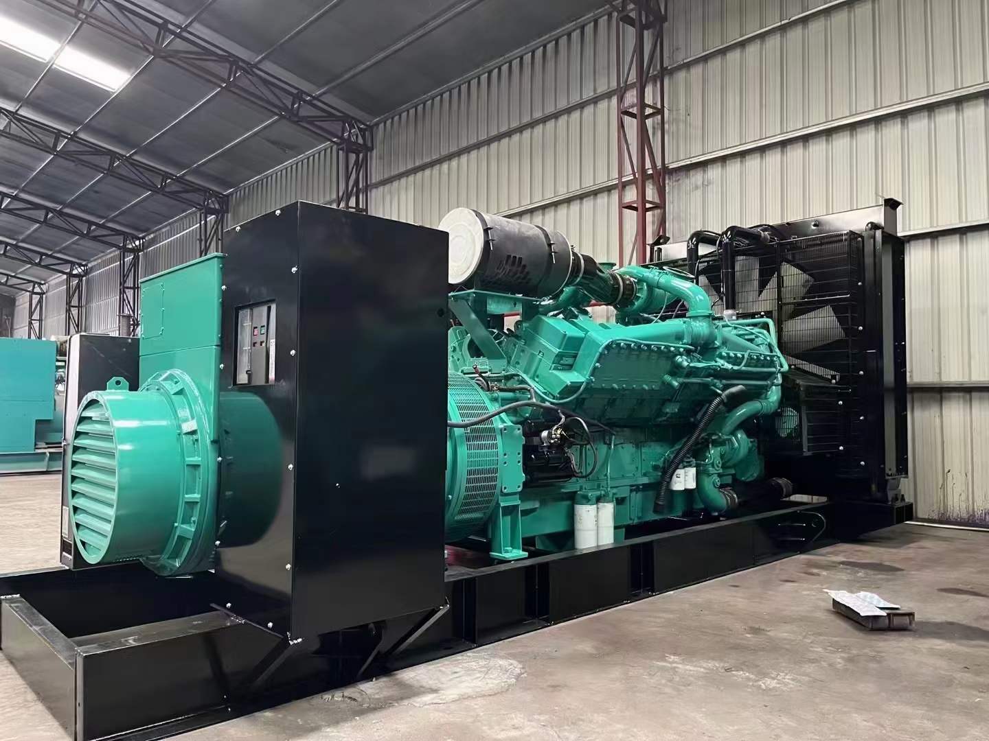 泗洪如何降低 800kW 柴油发电机输出电流的波动？